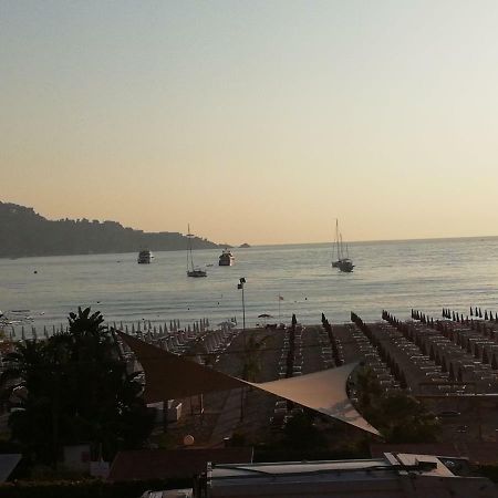 B&B Baia Delle Sirene Giardini Naxos Exteriör bild