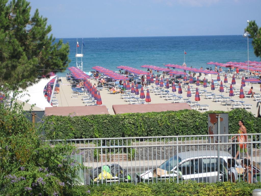 B&B Baia Delle Sirene Giardini Naxos Rum bild