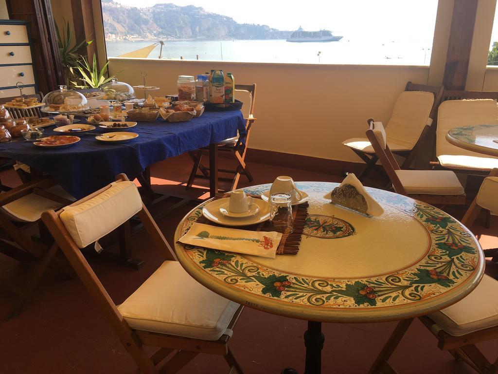 B&B Baia Delle Sirene Giardini Naxos Exteriör bild