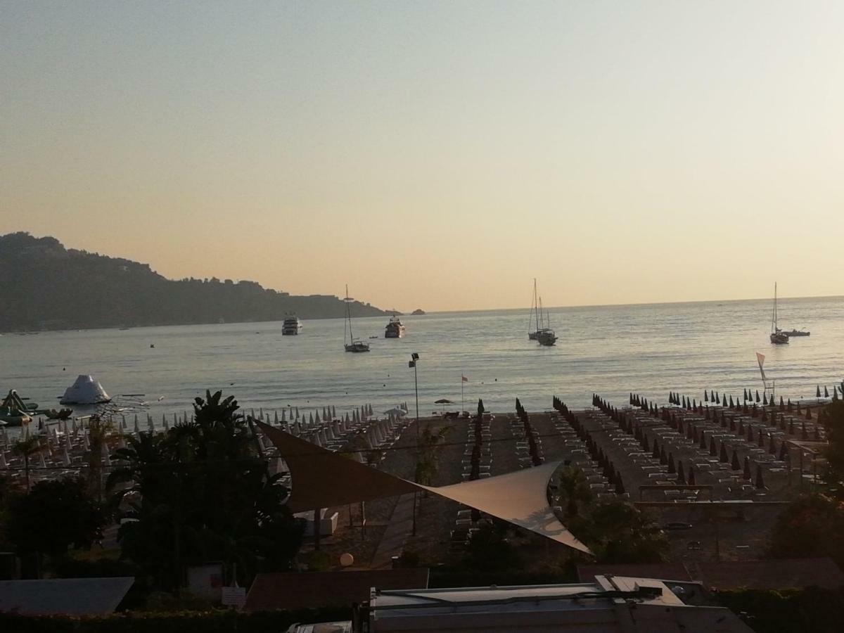 B&B Baia Delle Sirene Giardini Naxos Exteriör bild